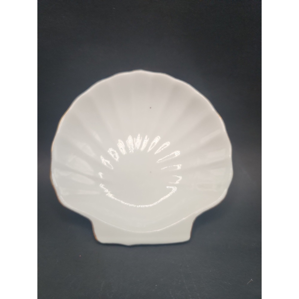 Vintage Avalon Treasures Porcelain Scallop Shell Trinket Dish Gold Trim White